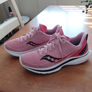 Saucony Pink Kinvara 12  PWRRUN Comfort Fit Sneakers